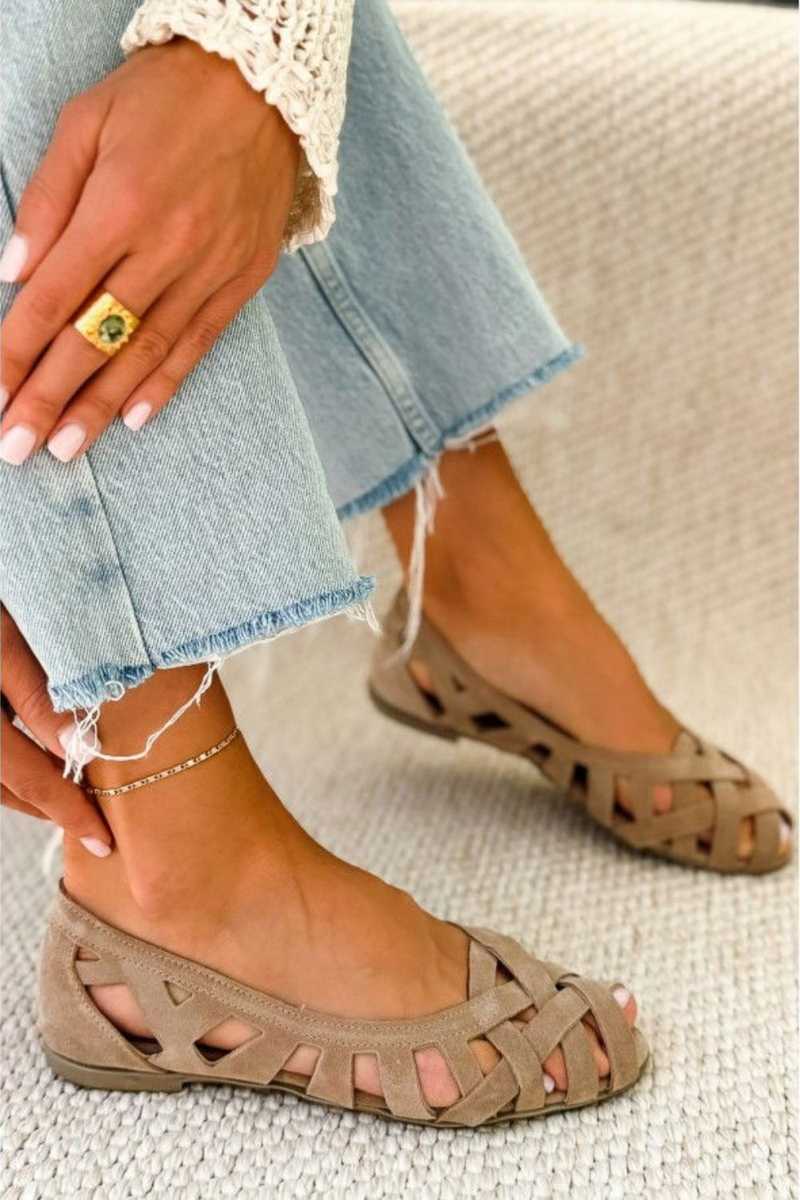 The Orchard Sandal | Chic Crossed Design