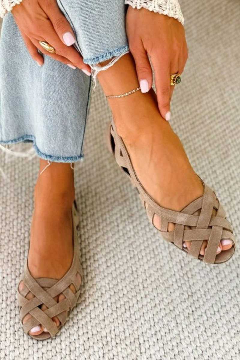 The Orchard Sandal | Chic Crossed Design