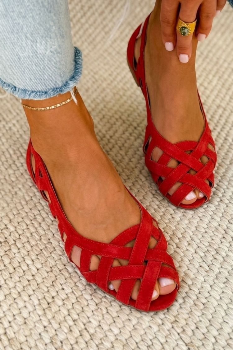 The Orchard Sandal | Chic Crossed Design