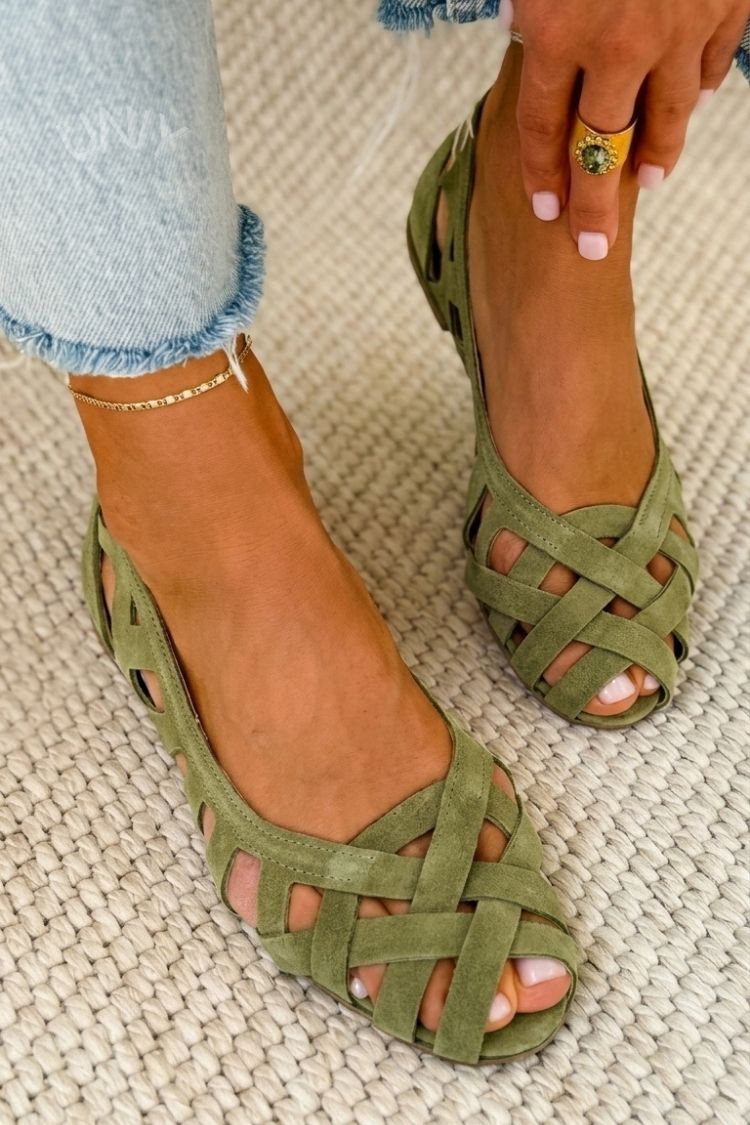 The Orchard Sandal | Chic Crossed Design