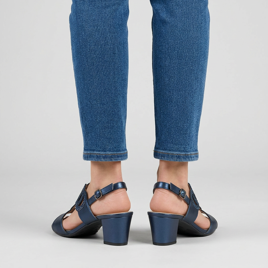 Elegant comfort sandals with a stylish heel
