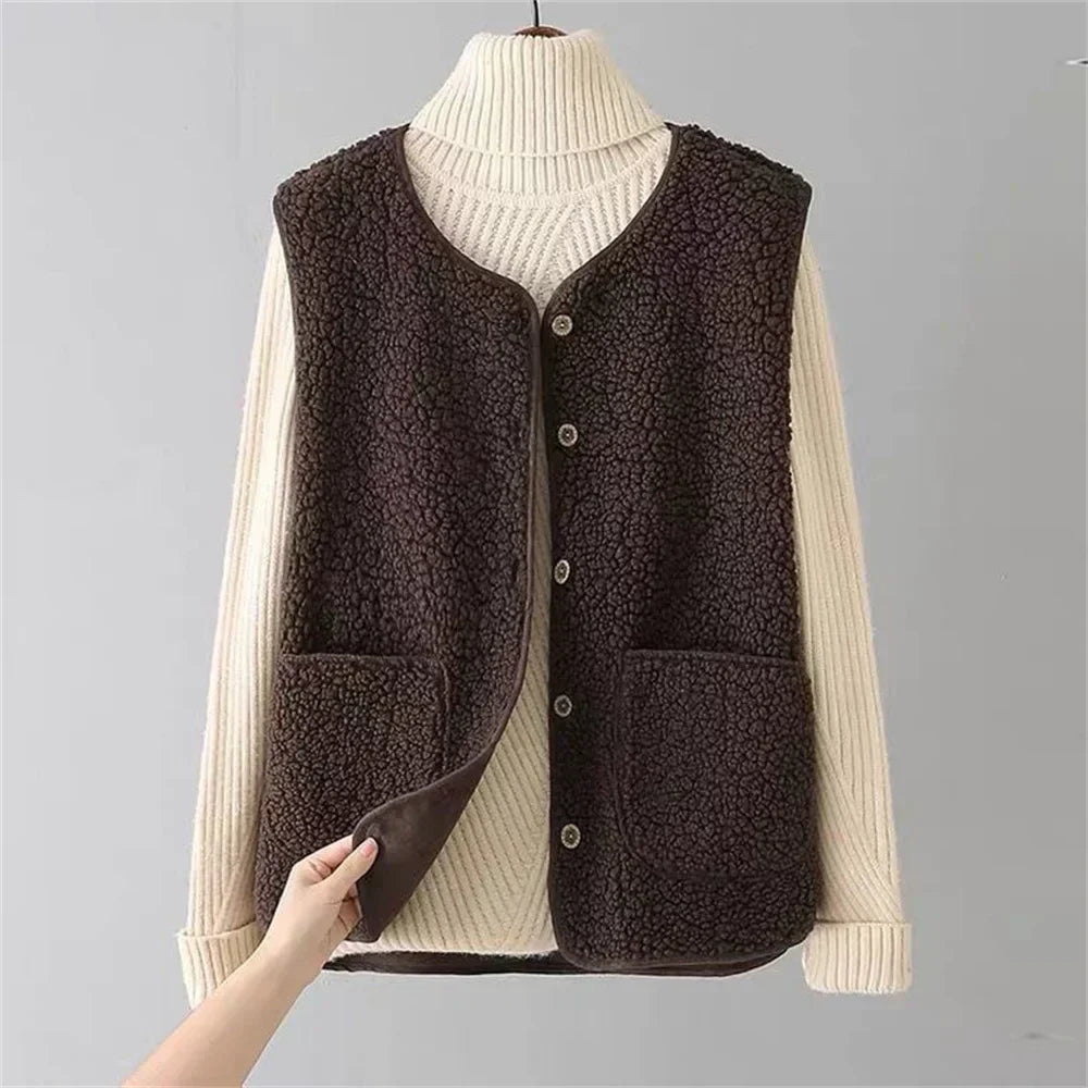 Elegant comfort for every occasion: classic cardigan