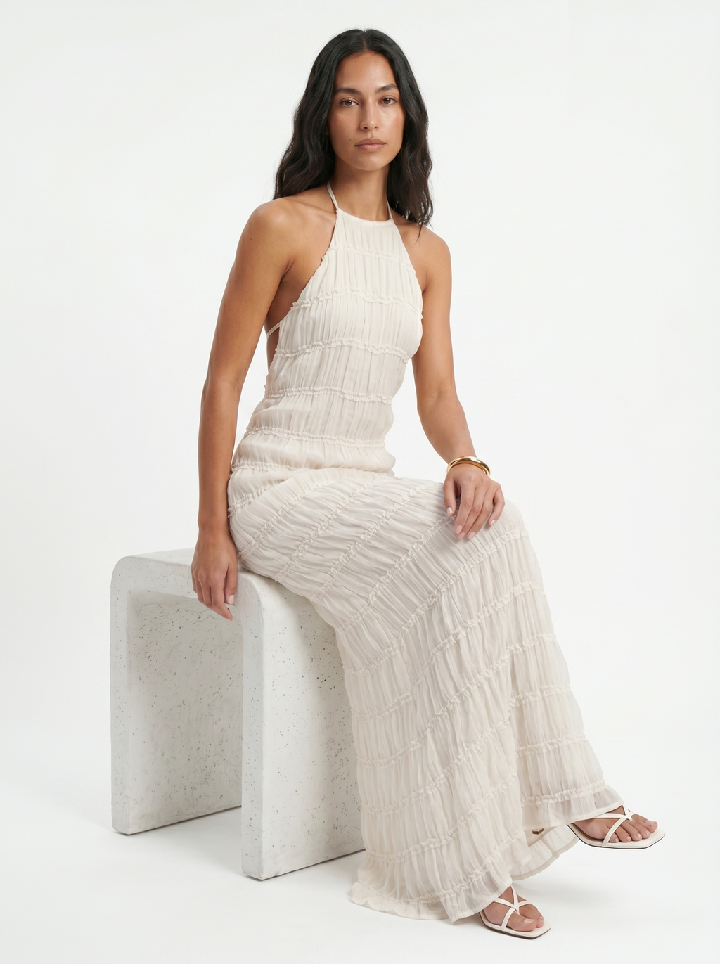 Elegant halter neck summer dress for effortless sophistication