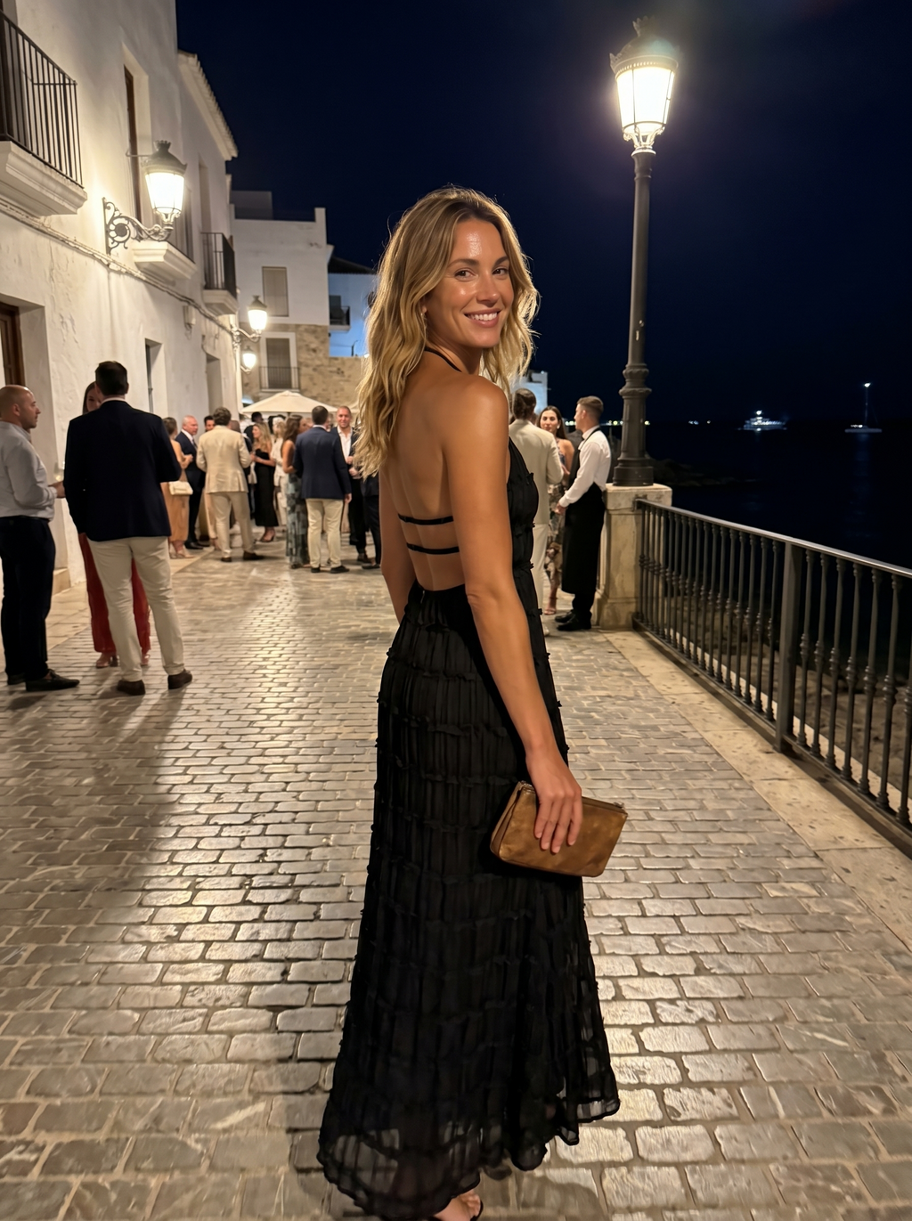 Elegant halter neck summer dress for effortless sophistication