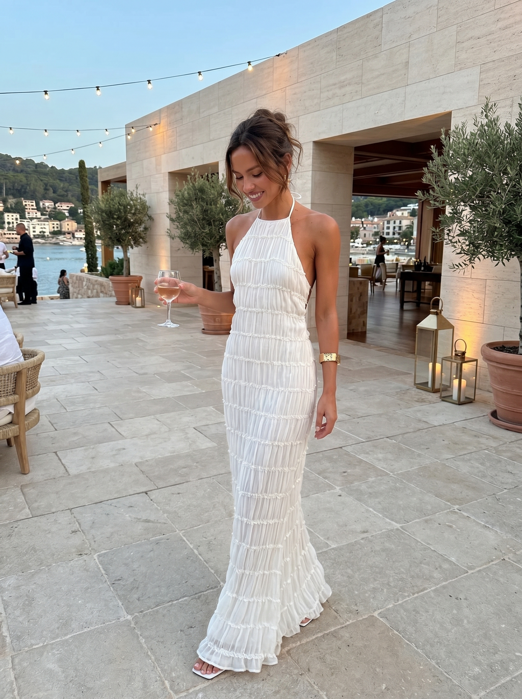 Elegant halter neck summer dress for effortless sophistication