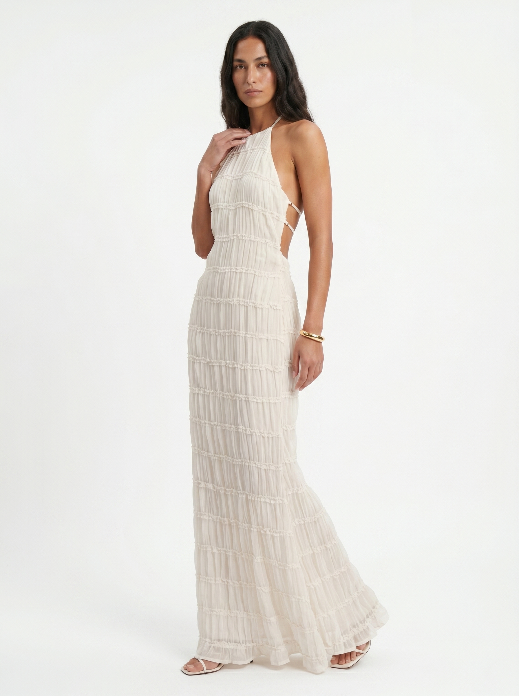 Elegant halter neck summer dress for effortless sophistication