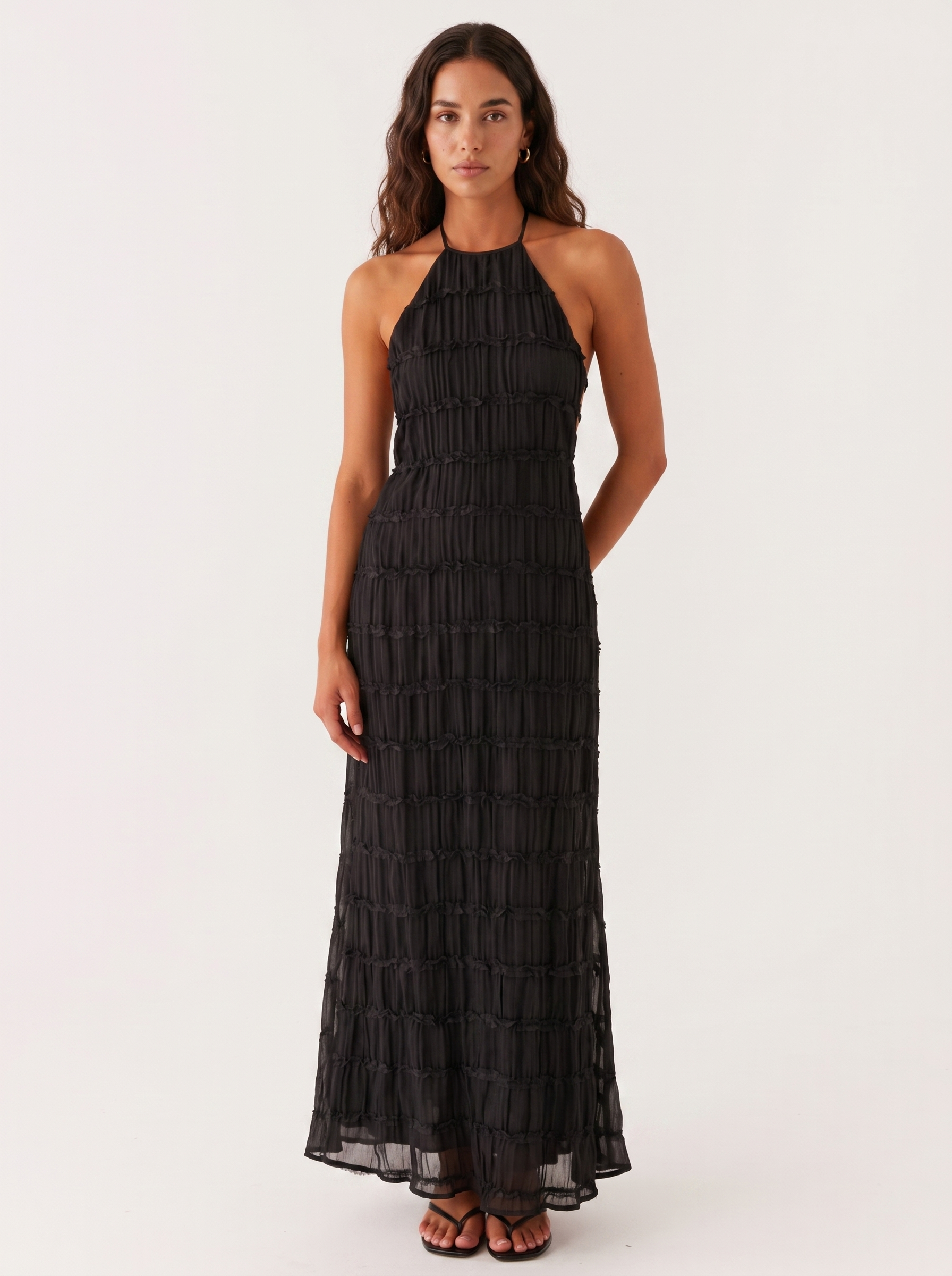 Elegant halter neck summer dress for effortless sophistication