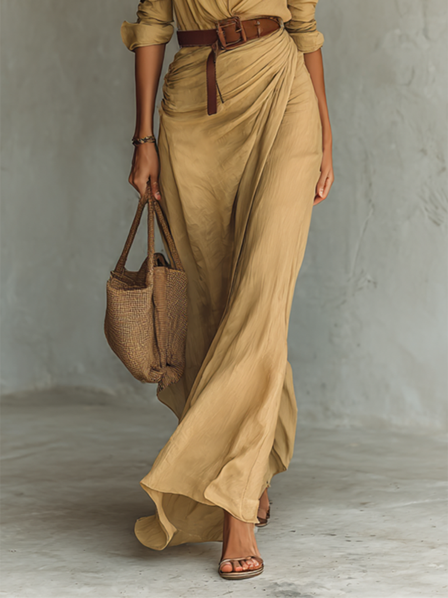 Elegant maxi robe with refined silhouette