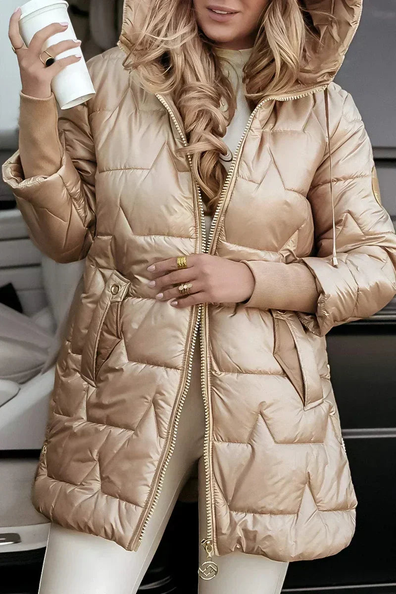 Elegant winter coat with practical hood for comfort